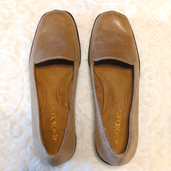 Aerosoles Final Exam Heelrest Tan Snakeskin Loafers 7.5 NWOT - Picture 3 of 11